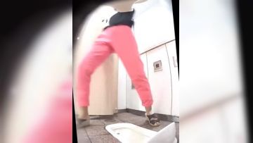 外站最新流出路边蹲厕偷拍美女挺多的 蓝色连衣裙美少妇的逼好潮湿啊内裤湿漉漉的