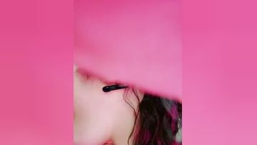 长发韵味十足的熟女毛毛不多道具自慰蝴蝶鲍鱼，黑丝肥臀表情极其享受第02集