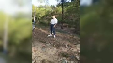 高颜值妹子【骚劲小妖精】驾车户外车上口口，全裸上位骑乘抽插非常诱人，很是诱惑喜欢不要错过第03集