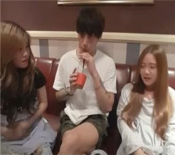 在KTV里面玩耍2 mkv