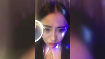 喝茫了就三点全露？巨乳小模发酒疯！露出两颗性感带还不够！加码外露三角地带