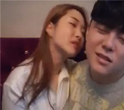 跟男友一起直播享受3