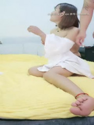 龙哥春节后开工约炮有点姿色的腼腆黑丝美女龙哥会肏逼啊把美女搞的娇喘欲仙欲死无套内射