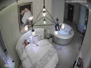 黑客破解监控偷拍美少妇玩婚外情和有钱的野男人高级酒店偷情的全过程