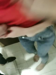 KTV的淫乱一夜，【千人大魔王】三男两女唱歌啪啪，民谣摇滚一起high起来，洗手间3P后入欢畅好几炮